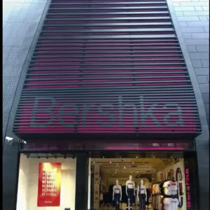 Fachada Bershka