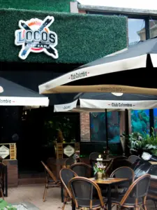 Fachada Locos LXF Bar